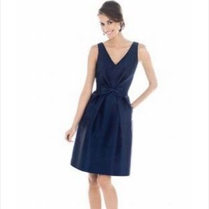 Discontinued Alfred Sung Sleeveless A line dress